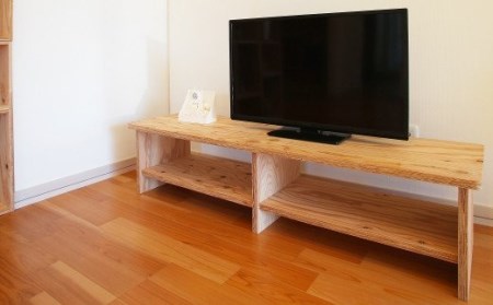 北海道育ちの木材を使った宮大工特製「TVボード1800」（塗装なし）