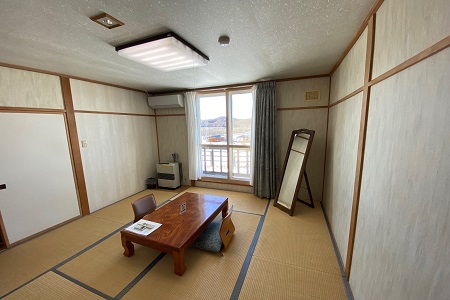鶴居村 鶴居どさんこ牧場　1泊(2食付) 1名様 （宿泊 宿 2食付き 馬 ウマ うま どさんこ 釧路の隣 釧路空港 から近い 北海道 観光 トラベル ホテル 旅行 宿泊 アクティビティ ふるさと納税 ふるなび  ）