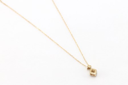 ペンダント K10YG ダイヤメレー数付 Islauth41 [slauth 山梨県 韮崎市 20743202] アクセサリー ネックレス ジュエリー ダイヤ シンプル おしゃれ プレゼント ギフト 贈りもの 贈答