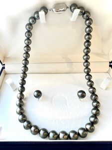 【選べる】高級黒蝶真珠ネックレス 8mm台～10mm台珠 タヒチアンパール イヤリングまたはピアスセット　YF-12