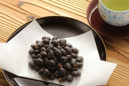 丹波黒　お茶とお菓子の詰め合わせ（ティーバッグ3種詰め合わせ　国産丹波黒大豆使用　釜炒り式低温焙煎　炒り豆　きな粉黒豆）　[010US008]