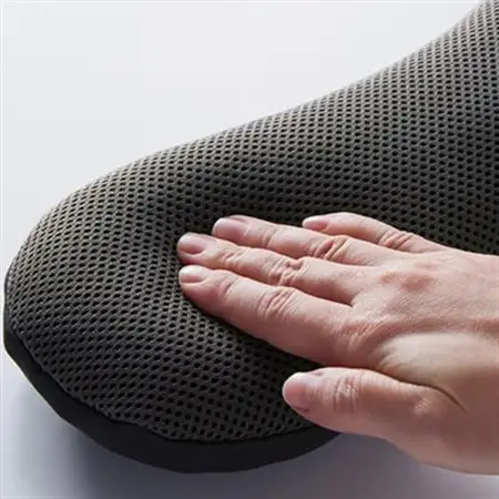 ネックピロー お昼寝 枕 ジムナストミニ  日本製 机の上やキャンプで使えるコンパクトまくら【1016723】