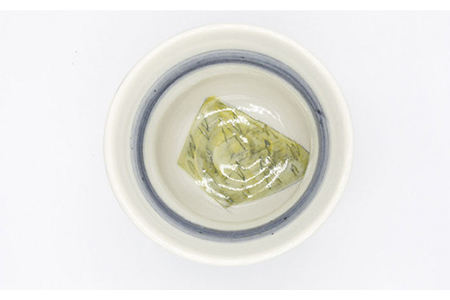 【美濃焼】白磁 線刻ロックカップと足付板皿【カク林製陶所】食器 酒器 ロックカップ プレート おつまみ皿 日本酒 焼酎 冷酒 晩酌 家飲み 和風 送料無料 [MAZ003]