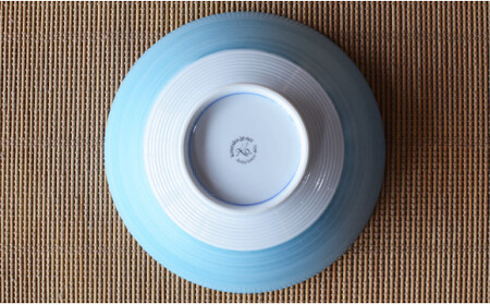 翡翠 (ひすい) AritaBOWL サラダボウル シチュー・カレー皿 エスニック料理も映える手塗りの水色 有田焼【幸楽窯】和食器 盛り鉢 食器 器 うつわ どんぶり ラーメン そうめん 麺 丼 18000円 A18-181