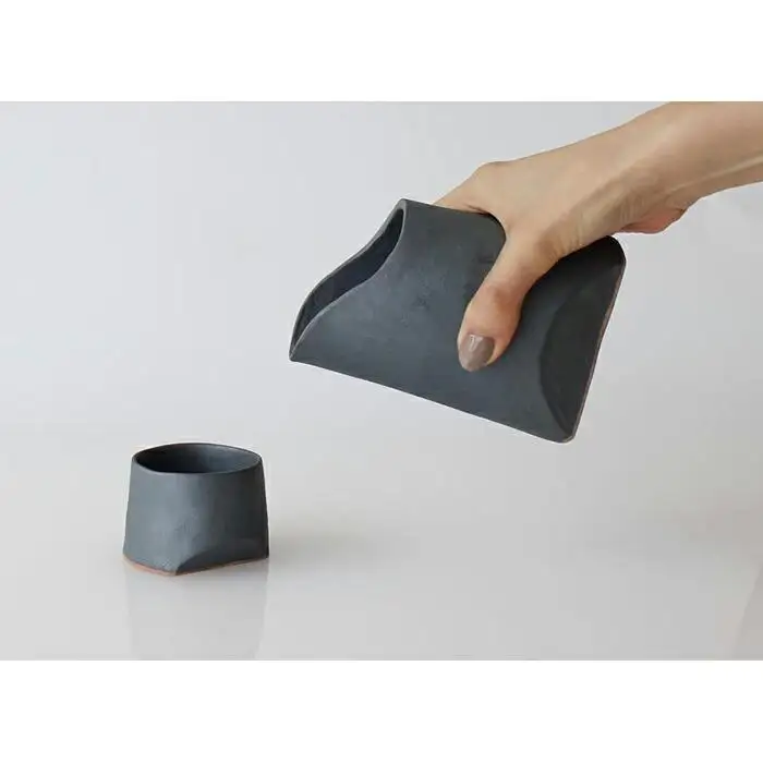 丸三安田瓦工業(株)　TSUKI 　ペアぐい呑み＆片口