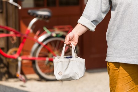 おもちゃ 赤ちゃんの宝石箱(おひさま・袋入り) 知育 プレゼント ギフト 受注生産品 山のくじら舎 受注生産品 名入れ可能 木のおもちゃ
