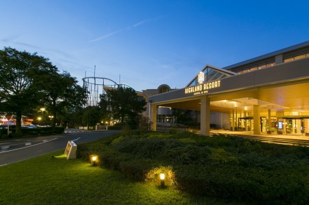 【ハイランドリゾートホテル＆スパ】富士山側スーペリアツインルーム宿泊プラン(平日限定・2名様1室朝食付) 