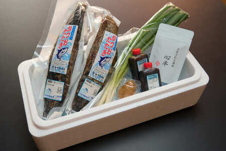 漁師町の老舗魚屋大将が厳選した本格生カツオ  藁焼きタタキ 約900g 6～7人前 冷蔵 【 かつおのたたき 鰹  タタキ 高知 久礼 田中鮮魚店 わら焼き 薬味 タレ付き 塩 日戻り 生鰹 本場 新鮮 】