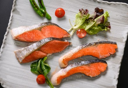 鮭問屋「熟成塩紅鮭・塩銀鮭」切身食べ比べ〈約1.9Kg〉【BB21】