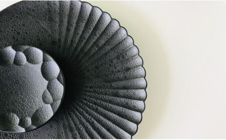 有田焼 テーブルコーディネートがグッと引き締まる黒い器／4点セット 深海三龍堂 食器 おしゃれ 黒い器 黒い皿 お皿 小鉢 吉右エ門 モダン 30000円 3万円 A30-709