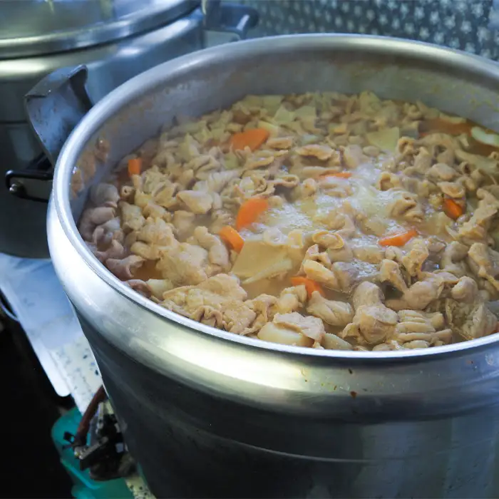 大きめ豚白もつゴロゴロのトロトロもつ煮込み2kg［もつ煮一番］ No.434