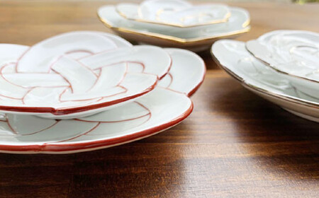 有田焼 田清窯 梅むすび皿 6枚セット【まるふく】器 うつわ 食器 皿 プレート 取皿 小皿 縁起物 白 梅 うめの食器 結び お祝い 人気な食器 食器セット A55-130