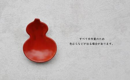 有田焼 お正月に使いたい 紙風船皿セットA【まるふく】器 うつわ 食器 食器セット コーディネート 皿 小皿 豆皿 箸置 蓋付 お正月 お祝い ハレの日 和風 かわいい カラフル 紙風船 矢絣 ひさご 菊 手描き ギフト 食洗機対応 A40-374