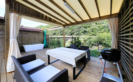 リバウッドリゾート宿泊券E　大人2名様 1泊2食付き宿泊券 旅行 グランピング BBQ バーベキュー キャンプ 女子旅 家族旅行 友人旅行 親子旅行 