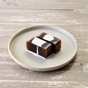 【老舗の味】あんこやさんの「ようかん2種」(ブルーベリー1個・珈琲1個セット)【2401H05921】