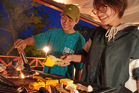 マザー牧場 グランピング THE FARM　１泊２食（BBQ・朝食）付 ペア宿泊券