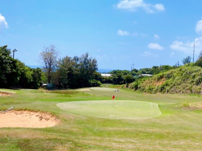 南の島のゴルフコース（ショートコース）1日回り放題プレー券！シューズ・クラブ・ボールレンタル料込の超満喫プラン！（2名様） W049-002 チケット 体験