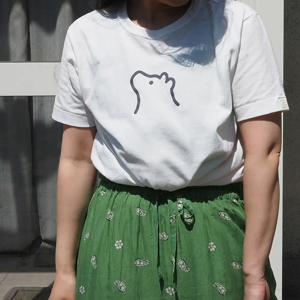 知床・斜里町のシンボルキャラクター「知床トコさん」×久米繊維　コットンTシャツ　白・M_装飾品・レディース 洋服   装飾品・メンズ 洋服 
