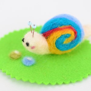 梅雨の楽しみ [カタツムリ] 手作り羊毛キット・親子で作れる動画付き【0461】
