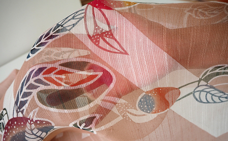 紅型ショール　マンゴー ヒルギ【藤崎紅型工房】 伝統 工芸 名護 民芸 おみやげ 文化 びんがた 作品 沖縄 お土産 絹 染物 ギフト プレゼント 鮮やか 色合い 逸品 おすすめ 人気 贈答品