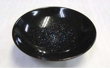 螺鈿盃 銀河 酒器 工芸品 器 上品 溜色 漆黒 漆 アワビ貝 繊細 光沢 天然木 本漆 熱伝導 熱燗 冷酒 優しい 口当たり 丁寧 製作 キレイ  FAD-0989
