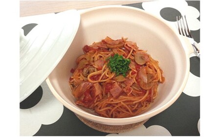 有田焼 熱々のまま食卓へ「Only碗」（アイボリー）【大慶】 土鍋 直火対応 電子レンジ対応 オーブン対応 キッチン用品 調理用具 食器兼用土鍋 うつわ 一人暮らしの土鍋 一人用鍋 レシピ付 A24-28