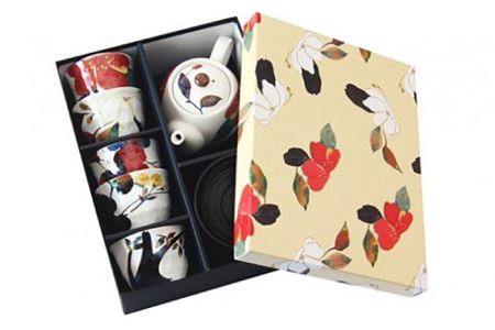 【美濃焼】「＆藍」 ポット・茶托付煎茶セット『花かいろう』柄  多治見市/ エー・アイ  食器 セット 花柄 レトロ 器 美濃焼 記念日 記念 特別 おもてなし お祝い ギフト プレゼント 贈答 贈り物 送料無料 [TAG005]