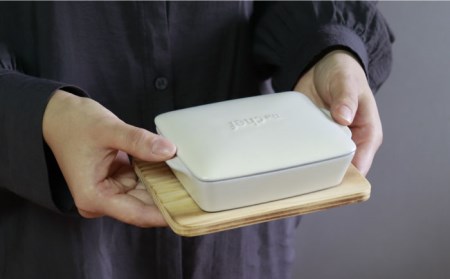 【美濃焼】The chef ベイクパンミニ＆焼杉プレート 2セット 計4点【株式会社ロロ】耐熱陶器 グリル調理 食器 耐熱 楽ちん 時短 日本製 波型 フラット グラタン皿 陶板 魚焼きグリル レシピつき グリル皿 グリル 蓋付き アウトドア BBQ  蒸し物 蒸し器 スチーマー[MBZ028]