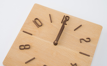 AH13　無垢材の木の掛け時計（ブナ）　スクエア  【 時計 壁掛け 壁掛 シンプル 木製 木目 木 ぶな ブナ 無垢材 むく ウォールナット 】