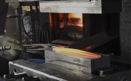喜八作 青紙 240mm 鋭型刈込鋏 ナタ柄 