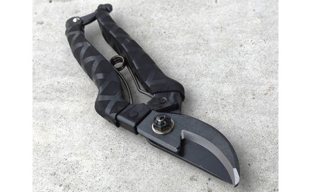 鋏正宗 ブラック剪定鋏 200mm 園芸用品 雑貨 園芸用ハサミ 造園 園芸 耐摩耗性 耐久性 切れ味 サビにくい 滑りにくい クロスゴム使用 