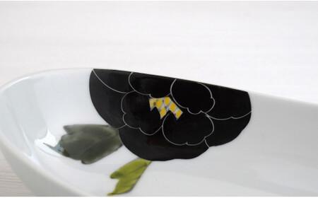 有田焼 赤牡丹・黒牡丹 楕円カレー皿 2枚セット【 泰山 】牡丹 ぼたん 赤 黒 カレー パスタ 煮物 器 食器 A50-321