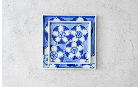 有田焼 染付濃桜紋 18cm角皿と14cm角皿の2枚セット 大慶 皿 食器 うつわ 器 30000円 3万円 A30-720