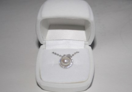 【035-17】真珠の里　アコヤ真珠付き　キラキラペンダント*