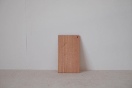 カッティングボード『mina no mori CuttingBoard＜ミナノモリ カッティングボード＞』信州南相木村のカラマツを100％使用　～アウトドアのキャンプやトレッキング、普段使いにも～