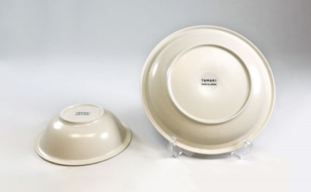 【美濃焼】AirStack ボウル M・プレートL 2色セット（ホワイト＆モカ）【丸利玉樹利喜蔵商店】食器 皿 鉢 パスタ皿 カレー皿 サラダボウル スープボウル ワンプレート ランチ ディナー 食器セット 軽い スタッキング シンプル ホワイト ブラウン 白 茶 レンジ対応 食洗機対応 送料無料 [MCC044]
