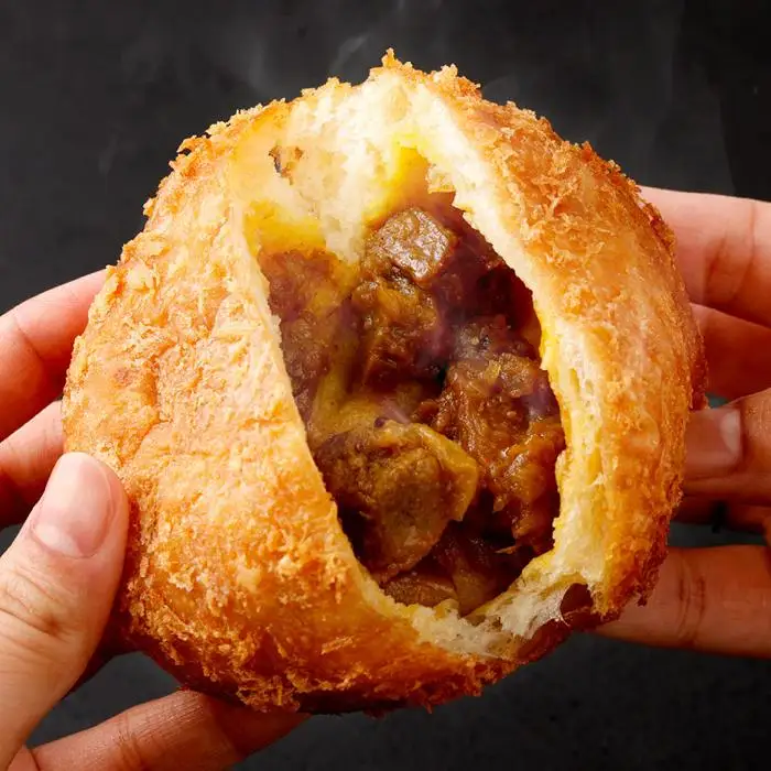 神戸のカレー屋マンドリルが作る 牛すじカレーパン４個セット