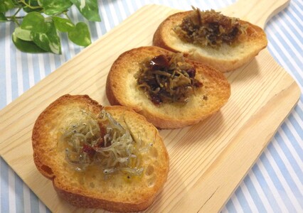 ちりめん ギフト ＯＬＩ・ＪＡＣＯ（オリジャコ）３本セット 食品添加物不使用 瀬戸内海産 オリーブオイル漬け ほんのりみかん味 トマトバジル味 和風味 伊予市 オカベ｜B74