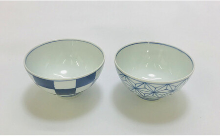 お子様から大人まで人気の青花絵変わりペア飯碗 小島芳栄堂 有田焼 お茶碗 ご飯茶碗 ゆのみ ごはん茶碗 和食器 食器 うつわ 器 35000円 3.5万円 A35-392