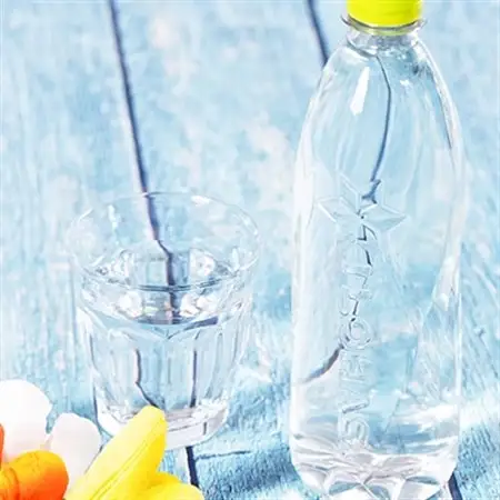 い・ろ・は・す天然水(ラベルレス) 560mlPET24本_水 ミネラルウォーター いろはす 天然水 い・ろ・は・す ラベルレス メーカー 贈答 ギフト ケース 24本 コカ・コーラ pet ペットボトル 560ml_【1258513】