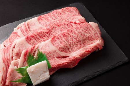 【神戸牛】すき焼き用肩ロース:500g【最短7営業日発送】黒田庄和牛【冷蔵】(tokusan-16)
