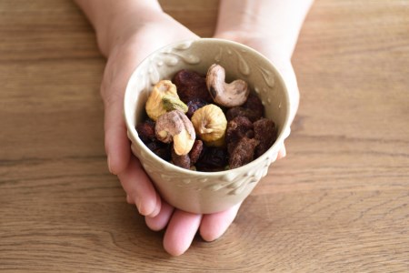 いっちん文様 陶器製 そば猪口 柔らか亜麻色 2個セット 食器 陶器 器 小鉢 おちょこ 手づくり 焼き物 おしゃれ 広島県 呉市 ku016-007-r