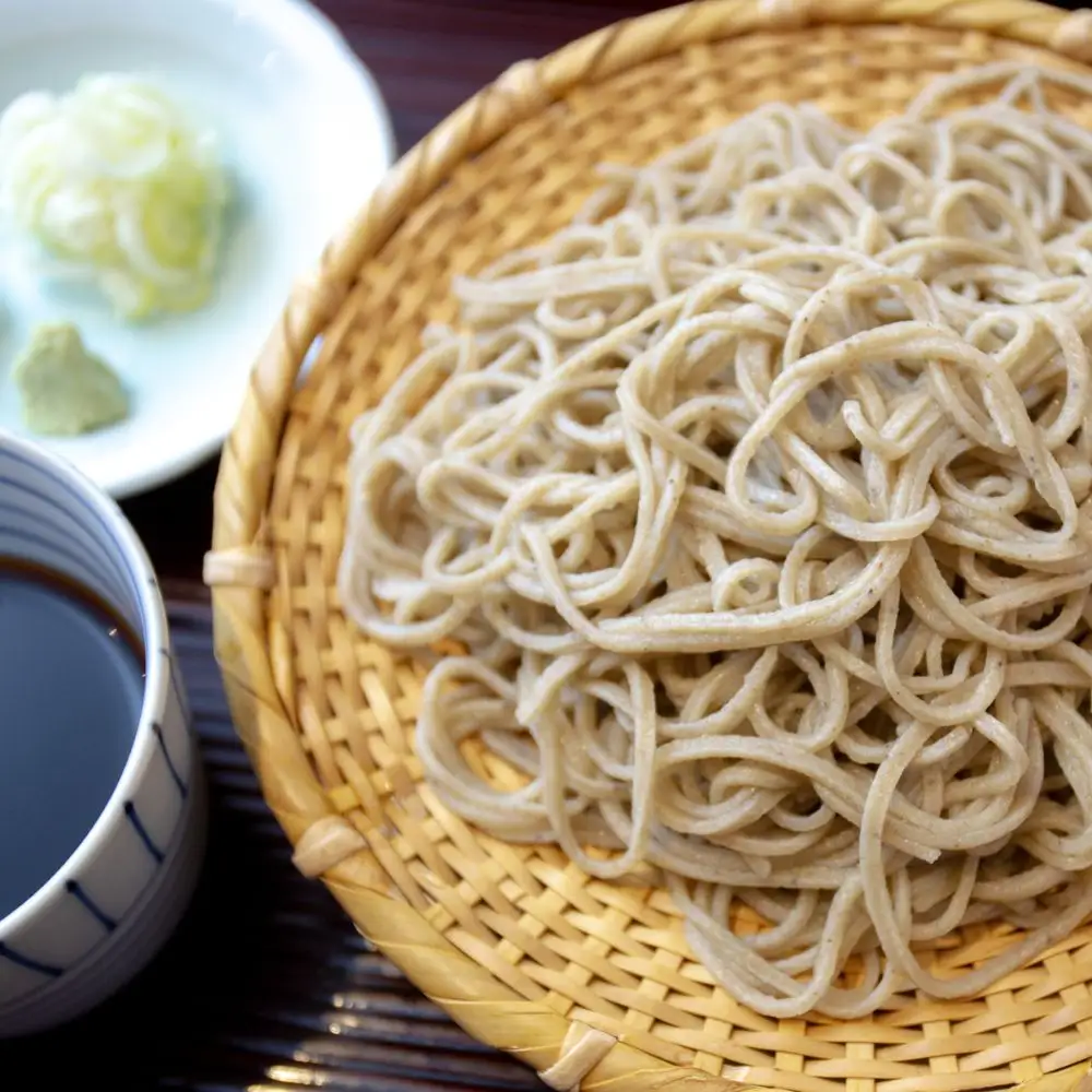 手打ち十割そば10食分つゆ付きセット（生そば）老梅庵（ろうばいあん） そばの栽培から茹で方まで徹頭徹尾のこだわり　石挽き十割(いしびきじゅうわり)そば 日経新聞お取り寄せランキング全国1位の店【年越しそば 蕎麦 十割そば 石臼 手打ち ギフト 麺 生麺 乾麺 冷凍便 セット 手作り 和食 料理 おすすめ 人気 家族 上質 三重県 四日市市 ふるさと納税】