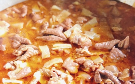 【国産豚もつ煮】割烹天八 自家製 もつ煮 1kg（500g×2袋）冷凍[ZB551]