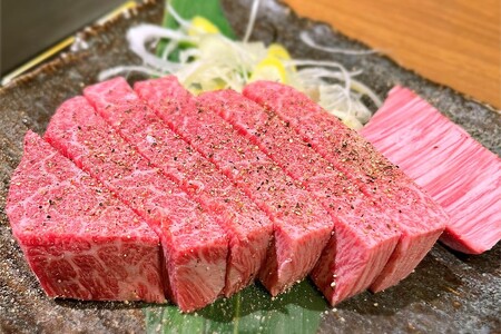 【近江牛ステーキ用(ヒレ4枚)】 肉 牛肉 ブランド牛 三大和牛 和牛 黒毛和牛 国産 バーベキュー 贈り物 ギフト プレゼント 冷凍 滋賀県 竜王