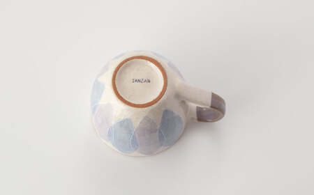 【美濃焼】PLUME-プルーム- マグカップ ペア 2色 セット【丹山窯】食器 コーヒーカップ ティーカップ マグカップ 珈琲 紅茶 お茶 ペア 夫婦 カップル かわいい おしゃれ カフェ風 美濃焼 日本製 レンジ対応 食洗機対応 送料無料 [MEH011]