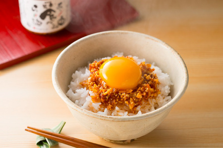 お試しミニ油・調味料 セット 菜種油 90g & 純正胡麻油 90g & 胡麻油「弥四郎」 90g & 胡麻ラー油 70g & 食べるラー油 110g 計5本 [筑前たなか油屋 福岡県 筑紫野市 21760782]