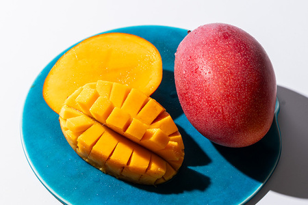 【 先行予約 2026年 発送 】コーラルファーム アップルマンゴー 2kg (4～6玉) 秀品 沖縄県産 マンゴー アーウィンマンゴー 2キロ 国産 完熟マンゴー 果物 くだもの フルーツ 完熟 夏 沖縄 お取り寄せ ギフト 産地直送 農家直送 糸満市