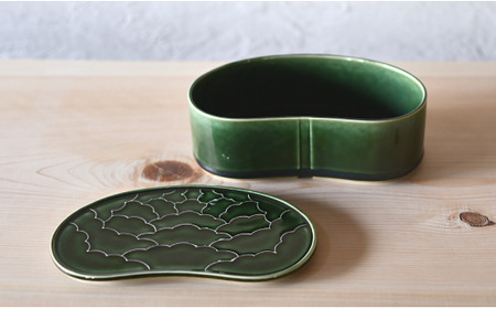 有田焼 織部釉 繭型蓋物【ARITAYAKI-STORE】 食器 うつわ ハレの日 めでたい おもてなし おせち 高級食器 ハンドメイド A24-144