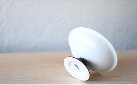 有田焼 白釉錆高台鉢【ARITAYAKI-STORE】A22-20